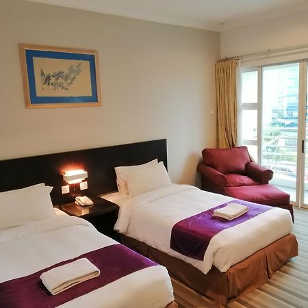 Stayinn Gateway Hotel Apartment Kuching Esterno foto