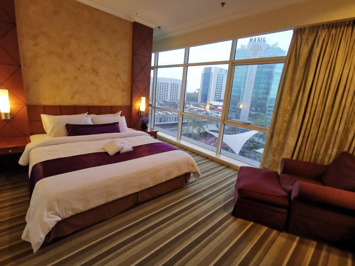 Stayinn Gateway Hotel Apartment Kuching Esterno foto