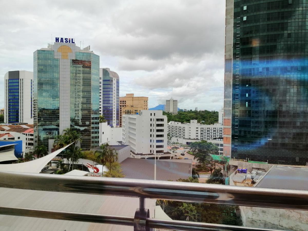 Stayinn Gateway Hotel Apartment Kuching Esterno foto