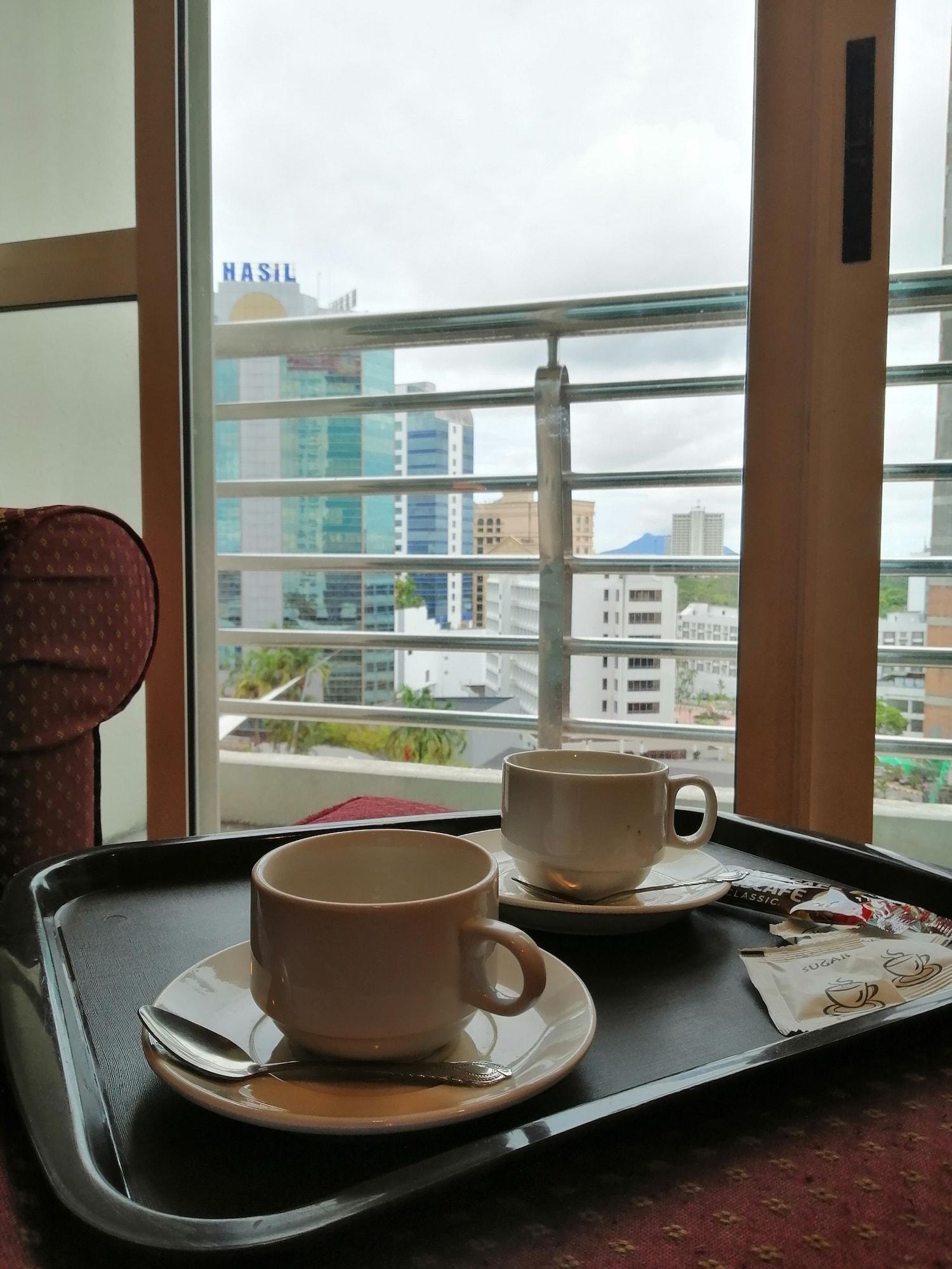 Stayinn Gateway Hotel Apartment Kuching Esterno foto
