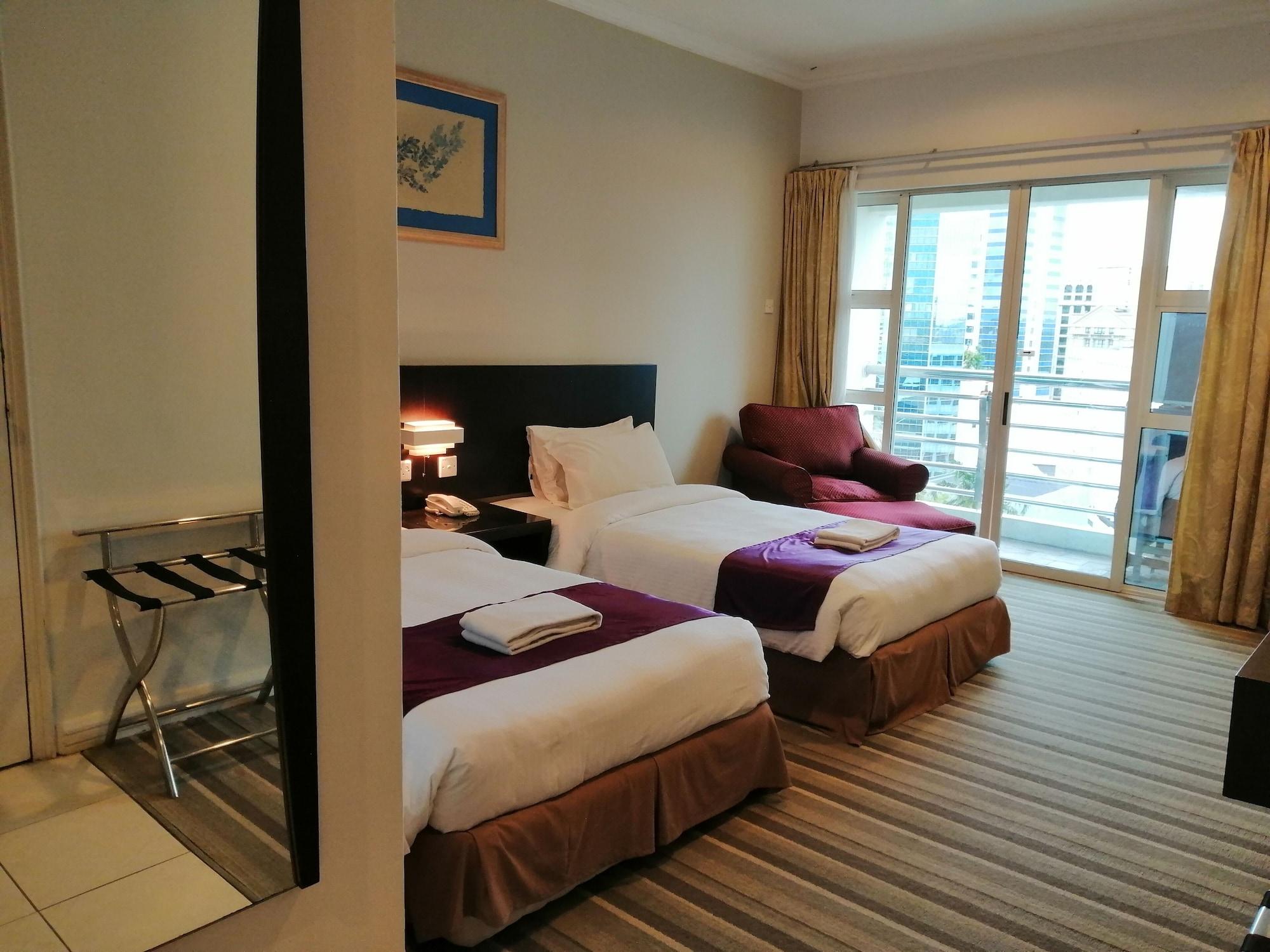 Stayinn Gateway Hotel Apartment Kuching Esterno foto