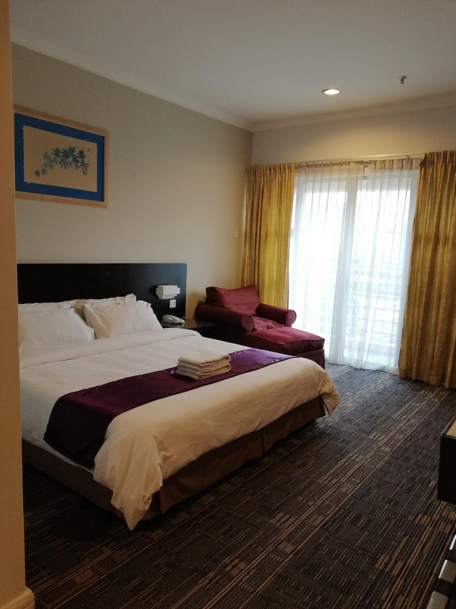 Stayinn Gateway Hotel Apartment Kuching Esterno foto