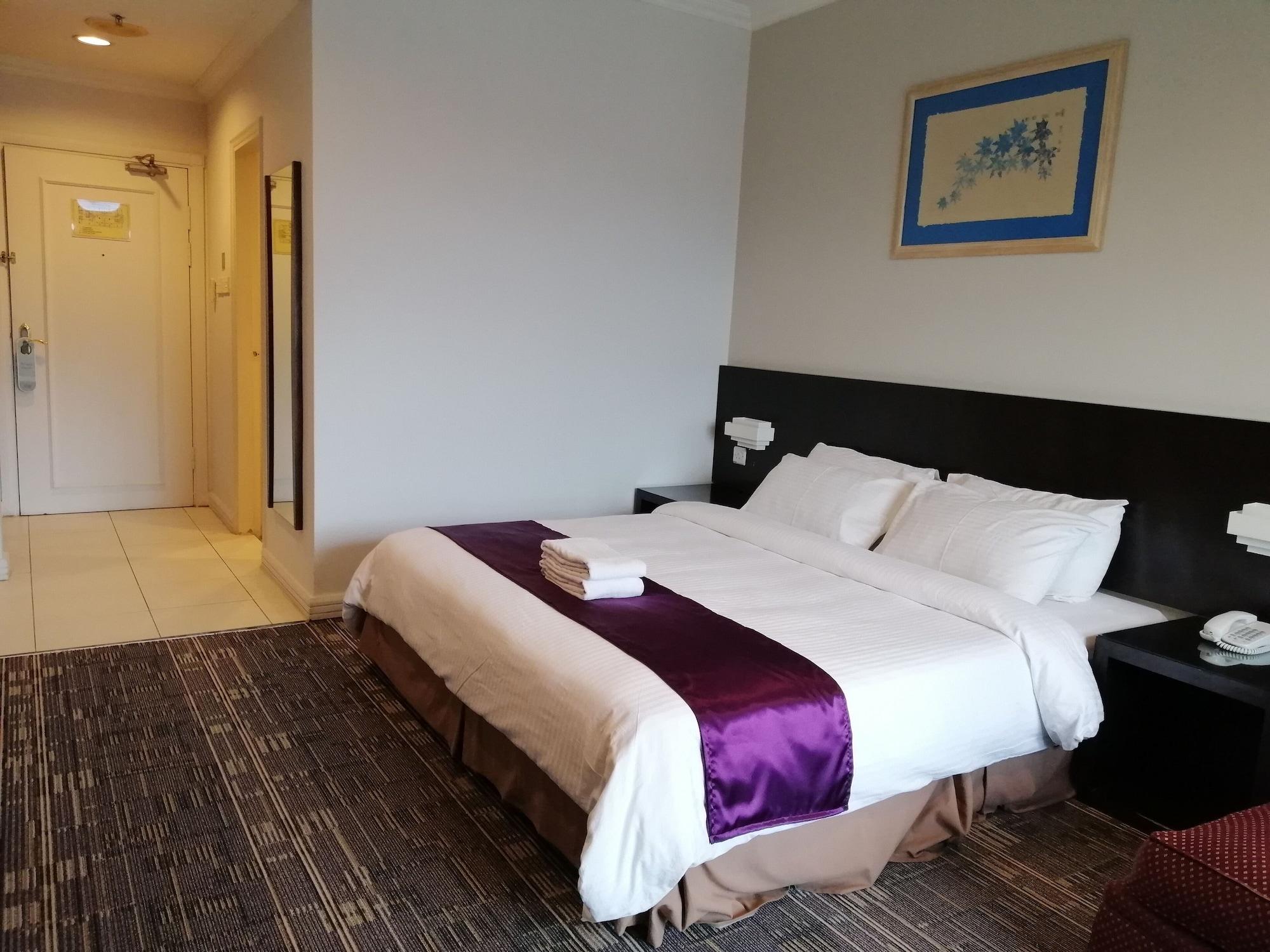 Stayinn Gateway Hotel Apartment Kuching Esterno foto