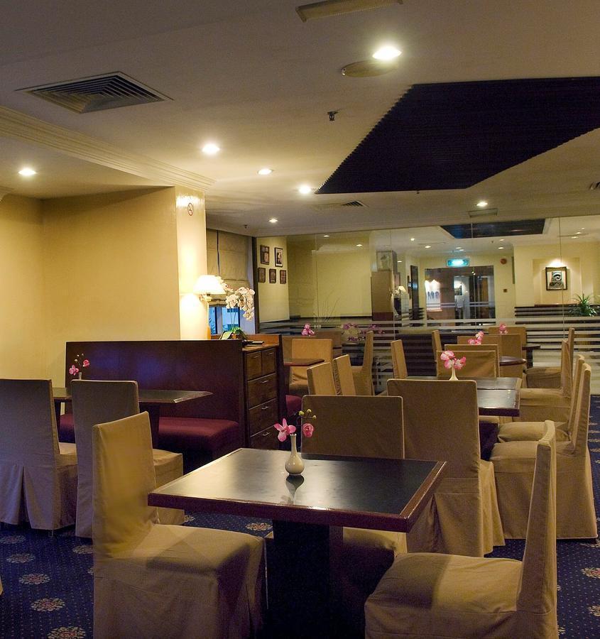 Stayinn Gateway Hotel Apartment Kuching Esterno foto
